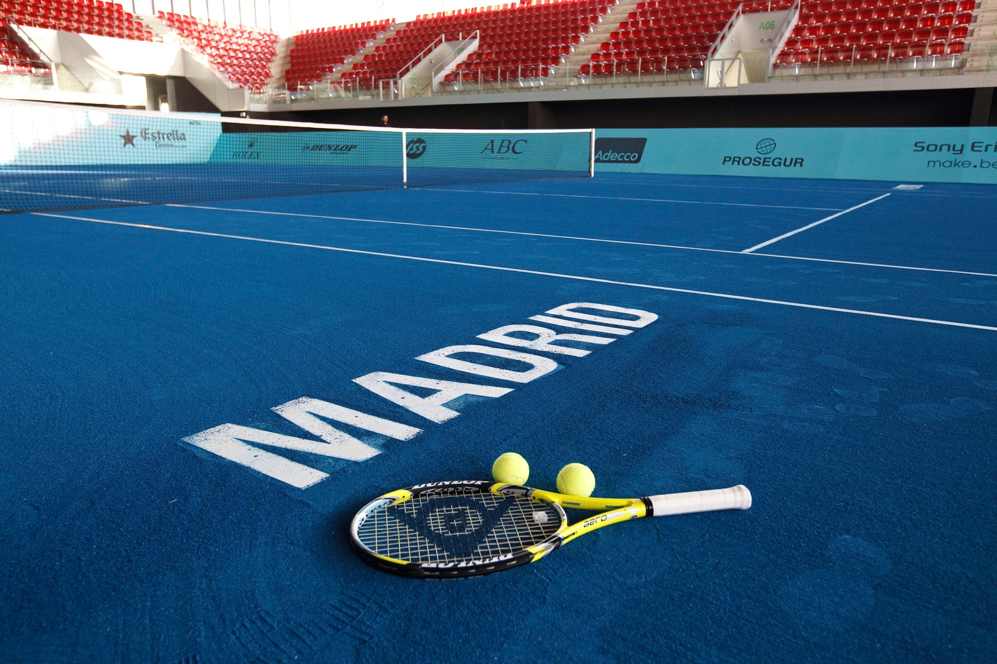 Blog 106 03iht tennis03 madrid blue clay superJumbo